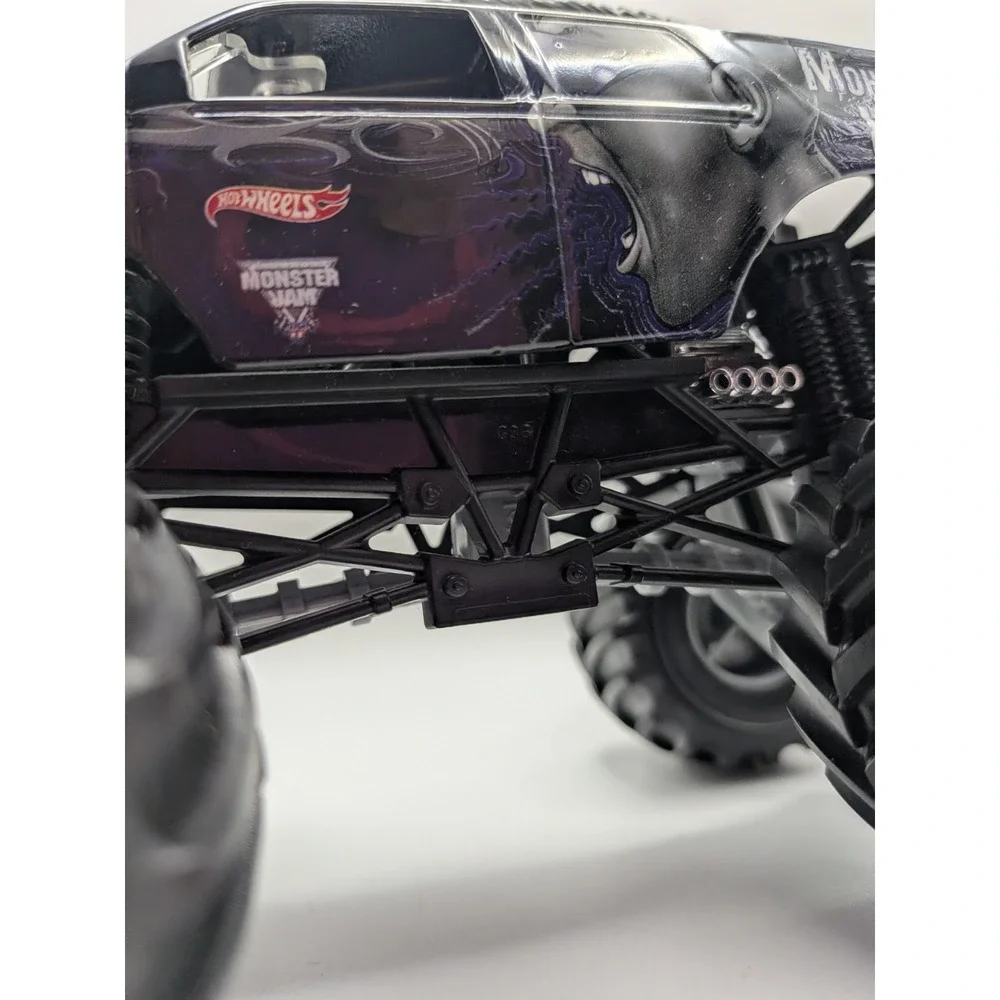 Monster Jam Mohawk Warrior Diecast Monster Truck Large 1:24 Purple Black Metal